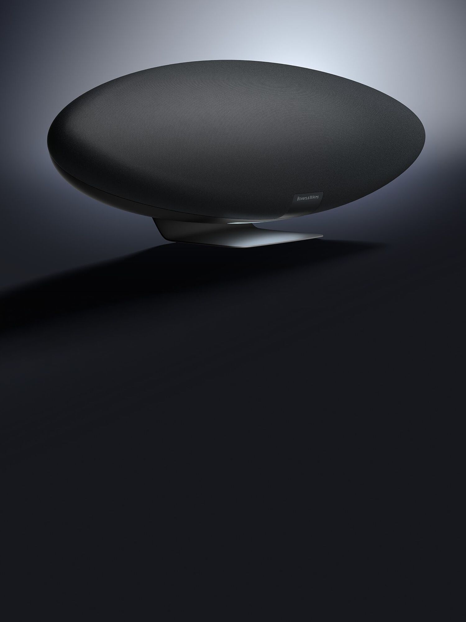 Zeppelin Pro Edition Black Facing Diagonally Right