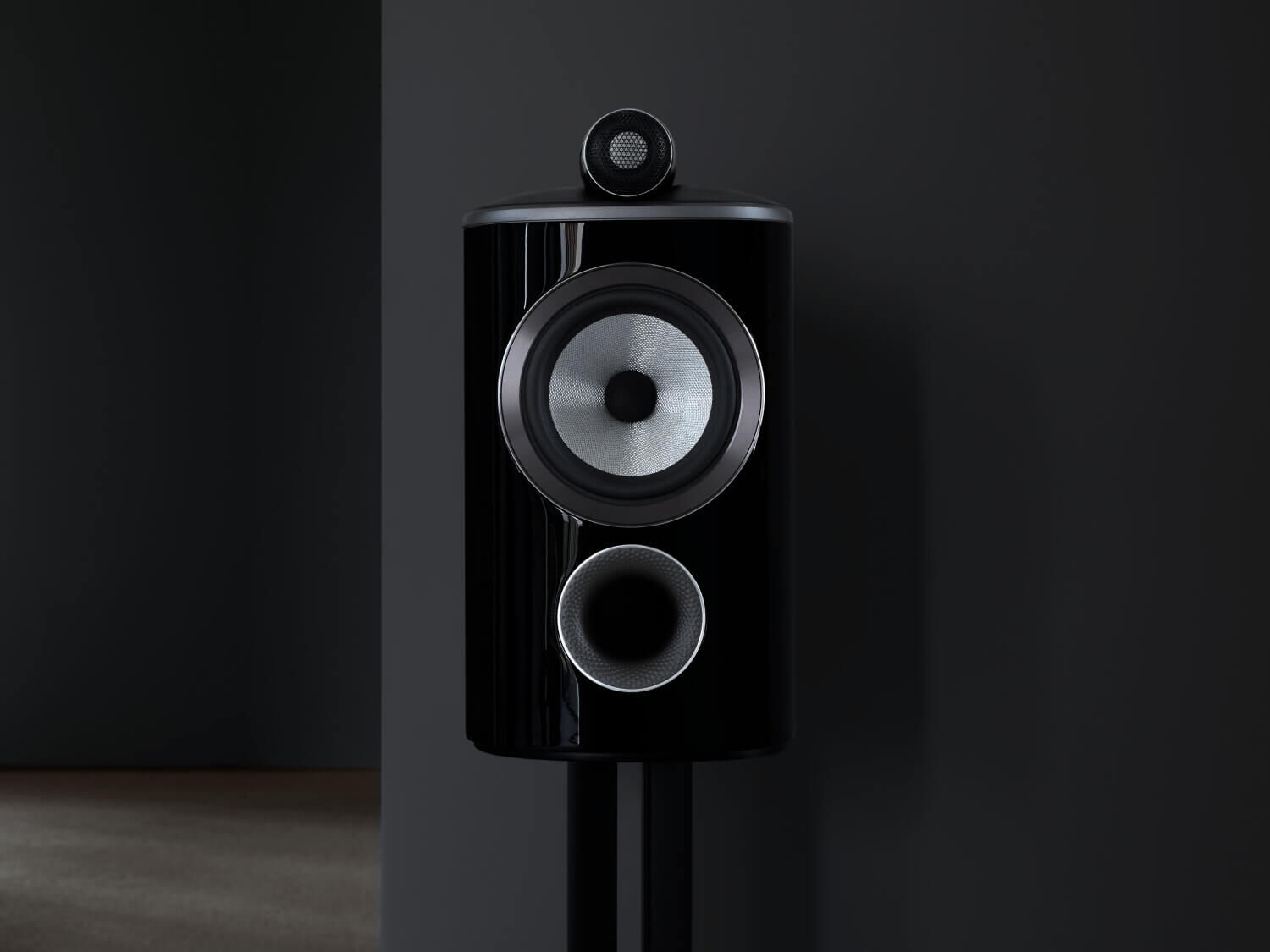 Black 800 Series Diamond with black background