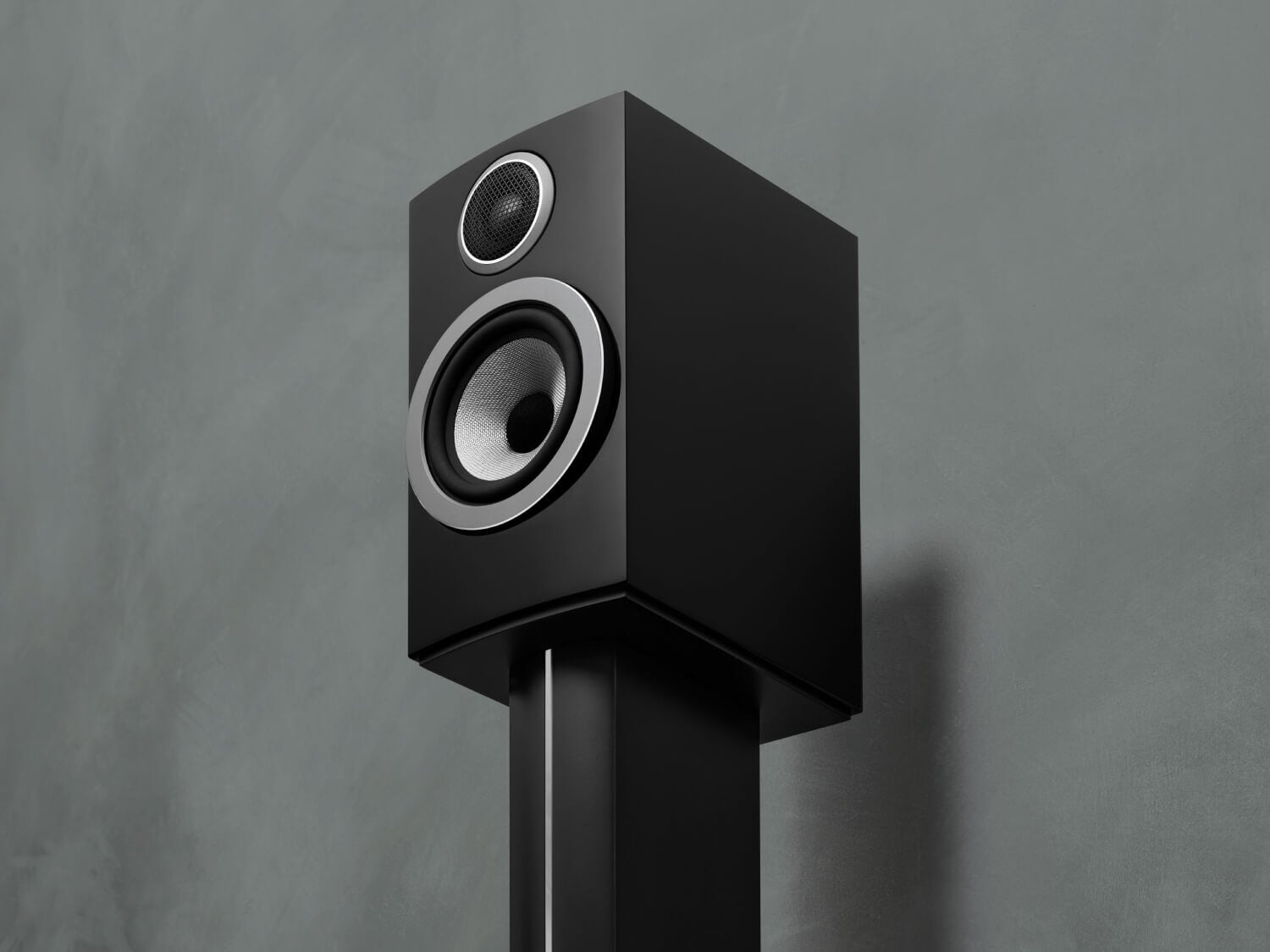 One black 707 S3 with a dark gray background