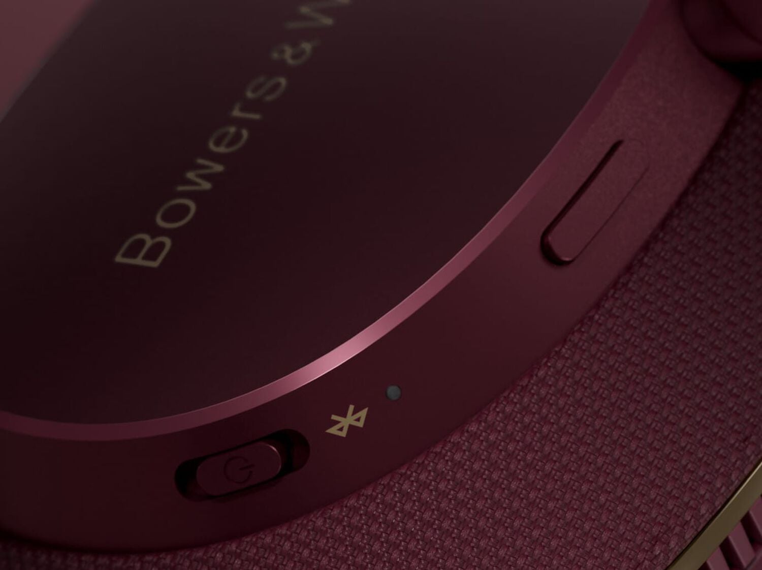 Maroon Px7 S3 Bluetooth and volume control