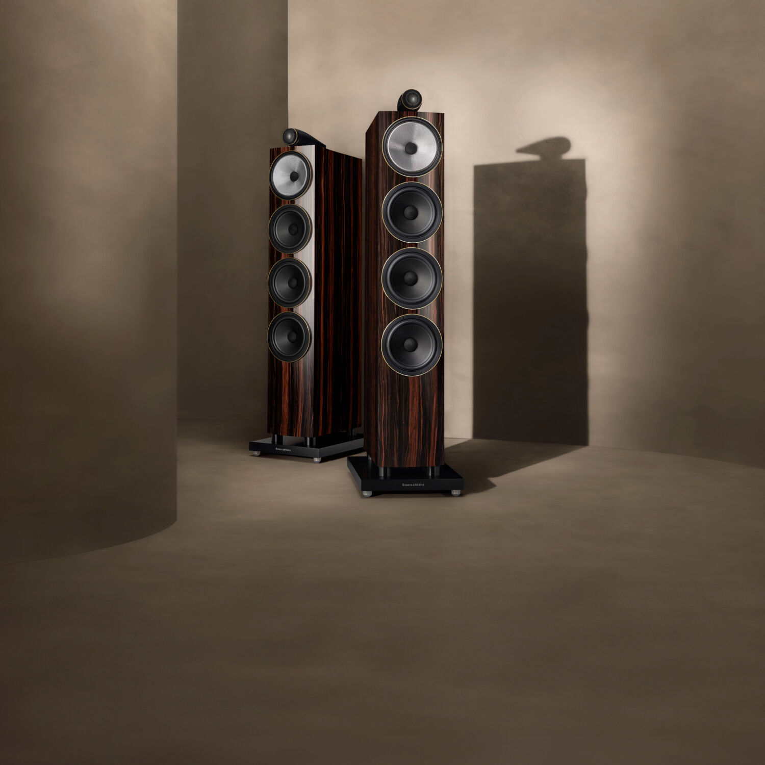 702 S3 Signature - High-performance 700 Series floor-standing