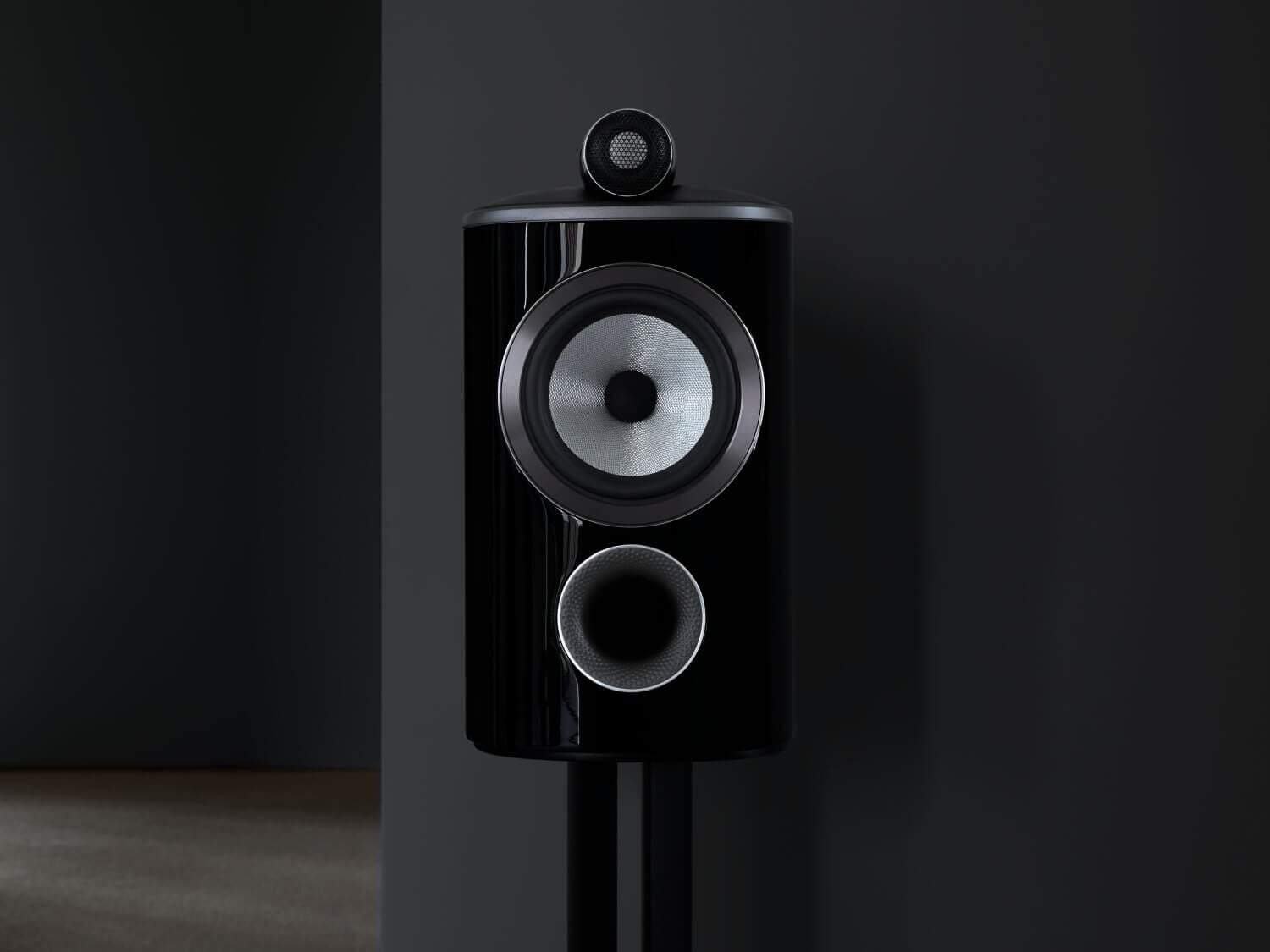 Black 800 Series Diamond with black background