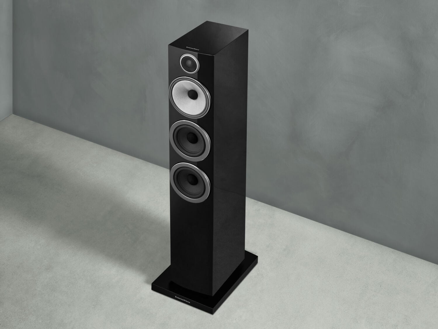 Black 700 Series with grey background