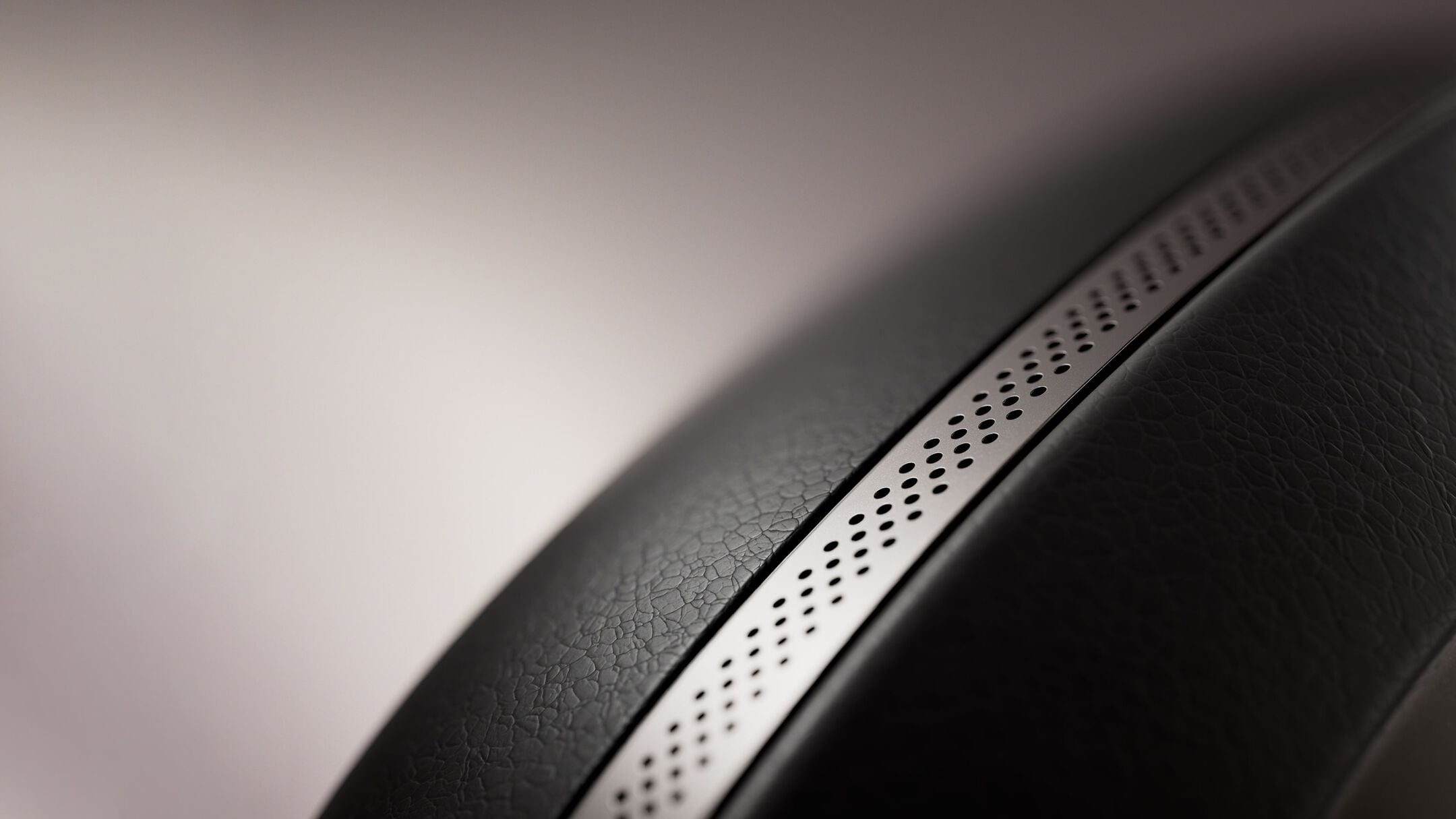 אוזניות אלחוטיות Px8 S2 מבית&nbsp;B&W - Bowers & Wilkins