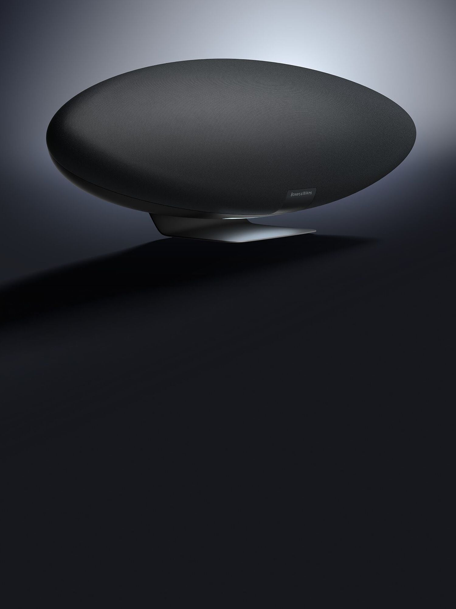 Zeppelin Pro Edition Black Facing Diagonally Right
