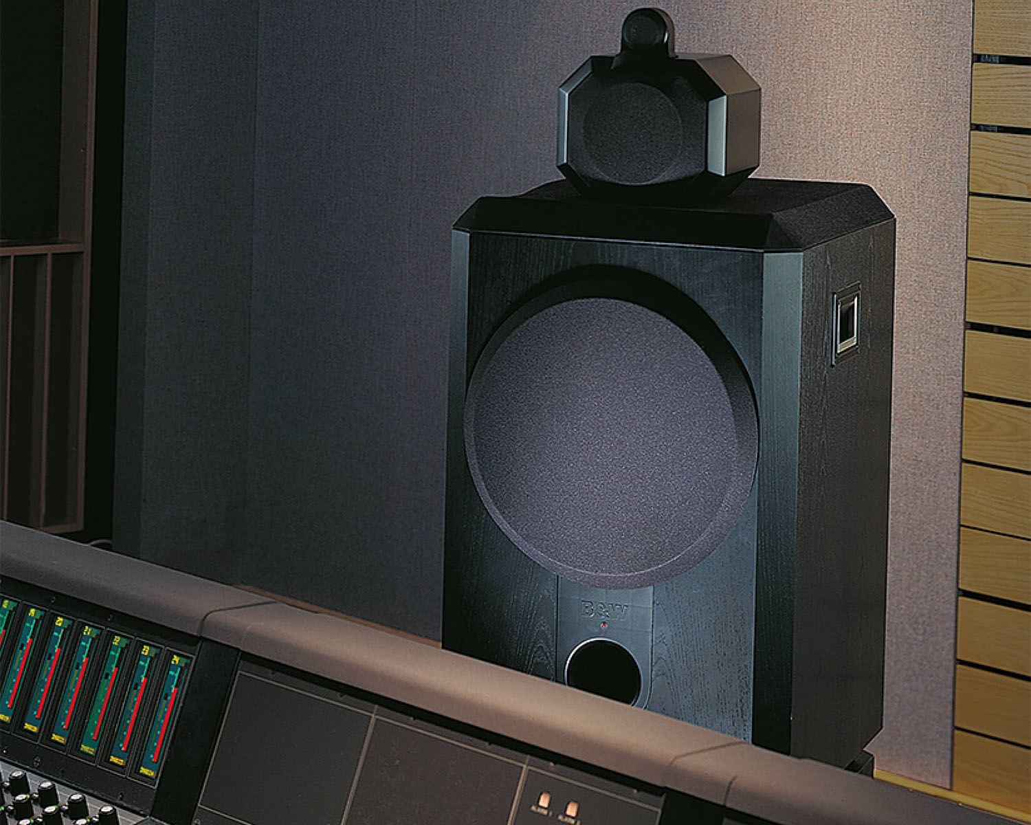 Closeup of black 800 series
