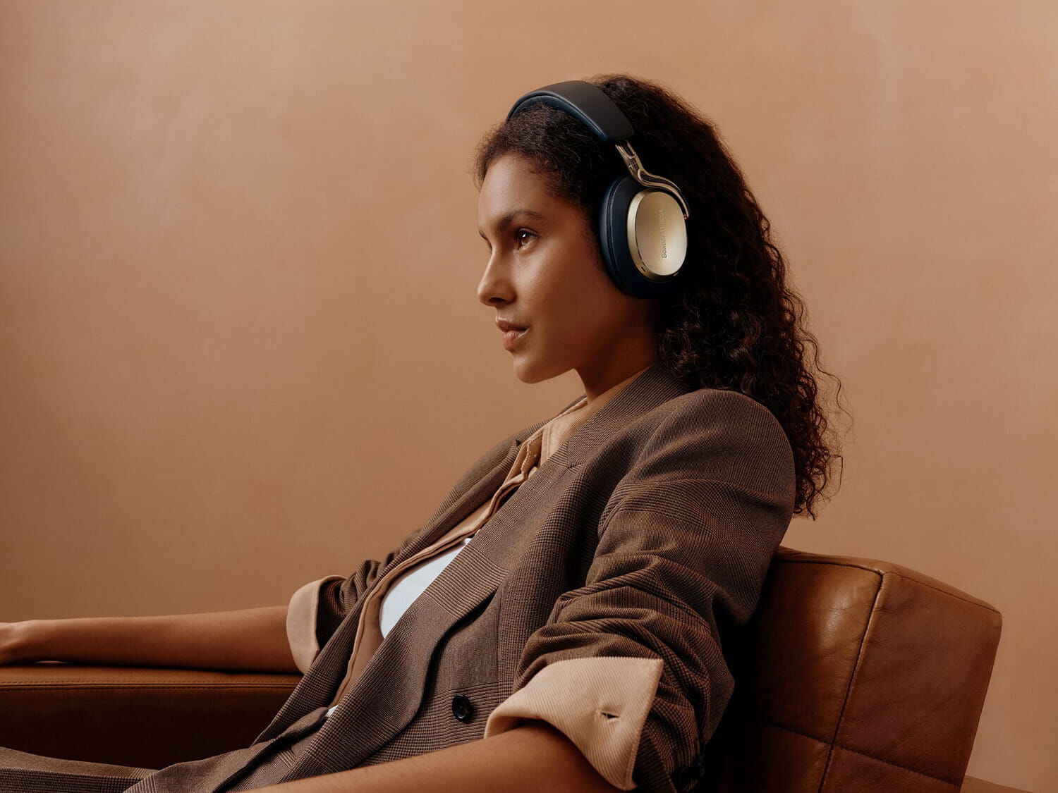 Female sitting in a chair facing left wearing Px8 S2