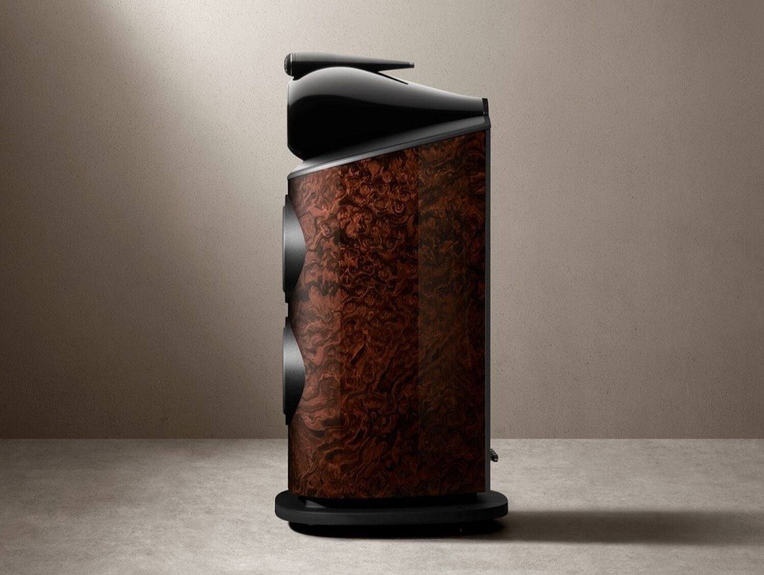 California Burl Gloss 801 D4 Signature loudspeaker facing left