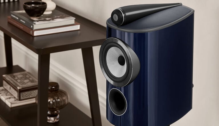 Bowers & Wilkins 800 Signature Series Lifestyle Image 