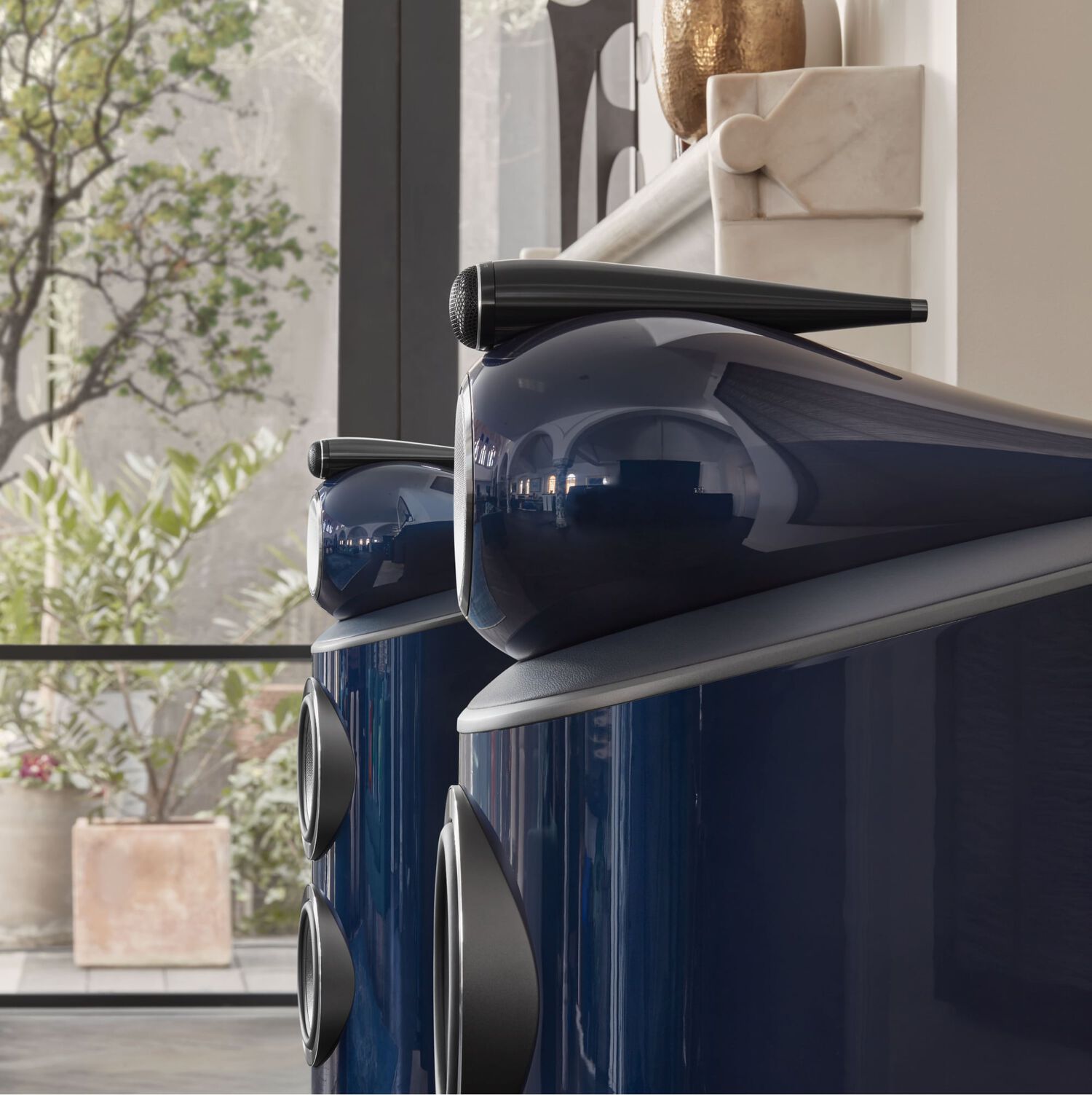 Bowers & Wilkins 800 Signature Series Lifestyle Image