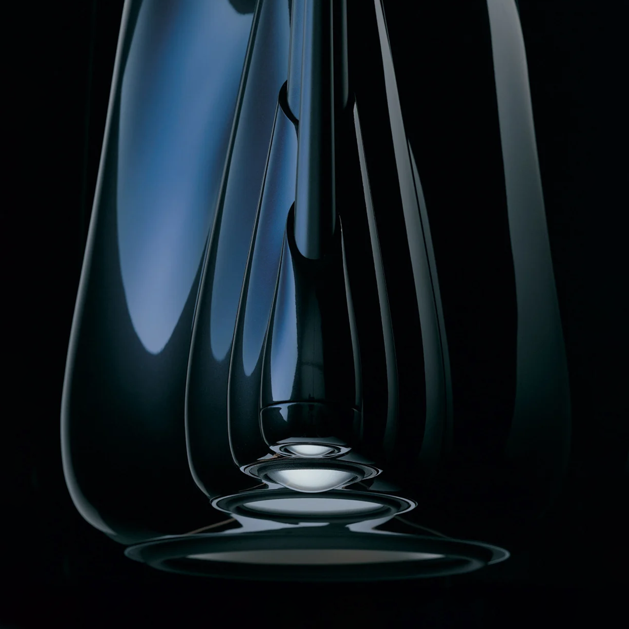 Nautilus - Iconic 220v floor-standing speakers | Bowers & Wilkins ...