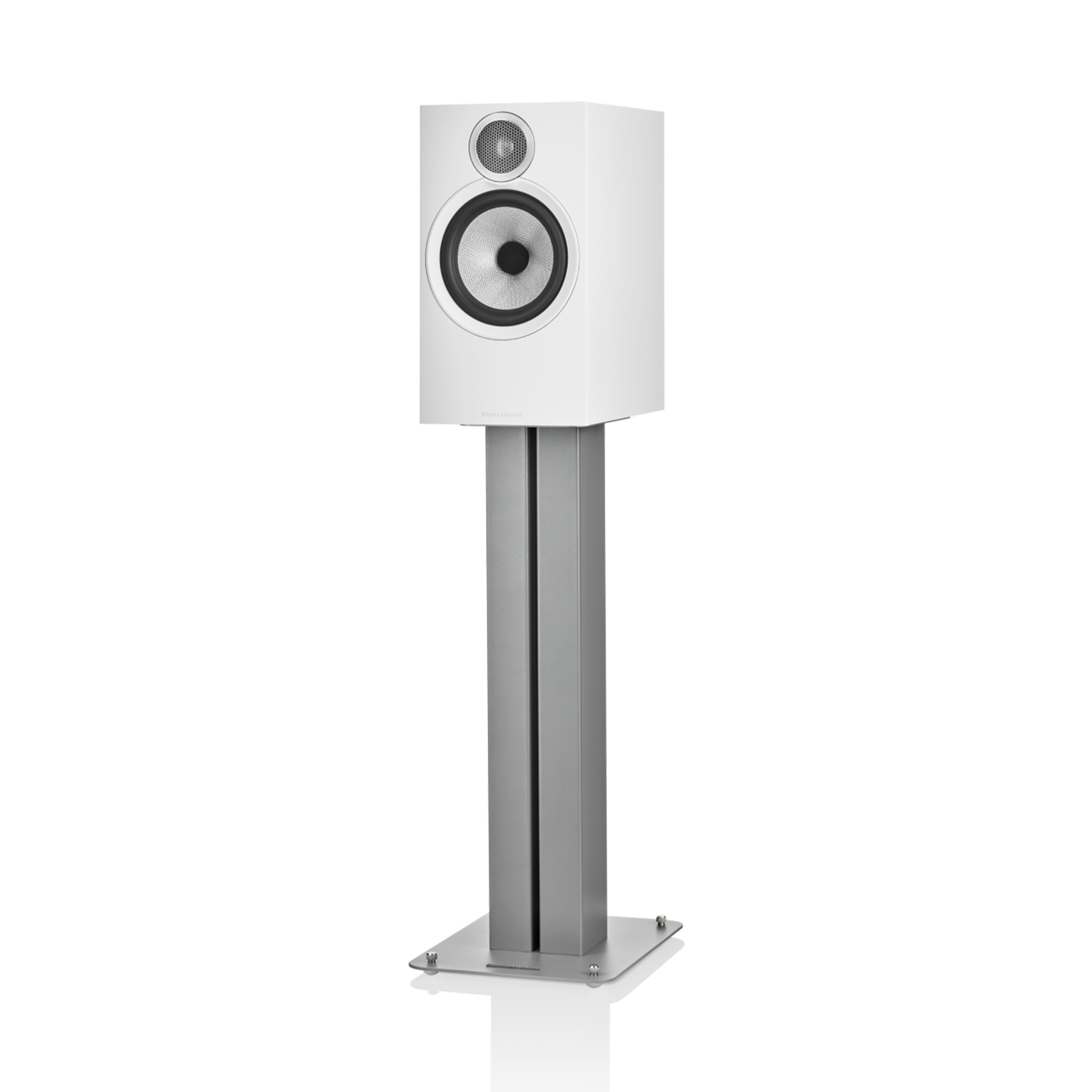 606 S3, White, dynamic