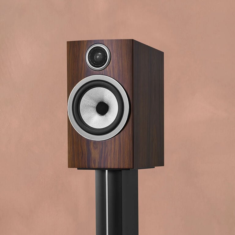 706 S3 - Mocha front side close up view