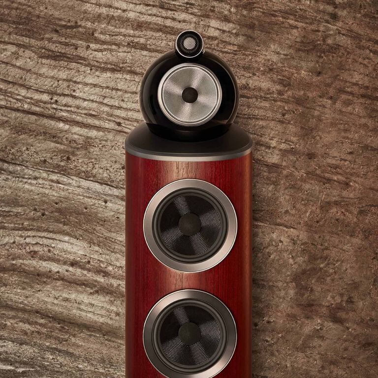 803 D4 - Rosenut front close up view