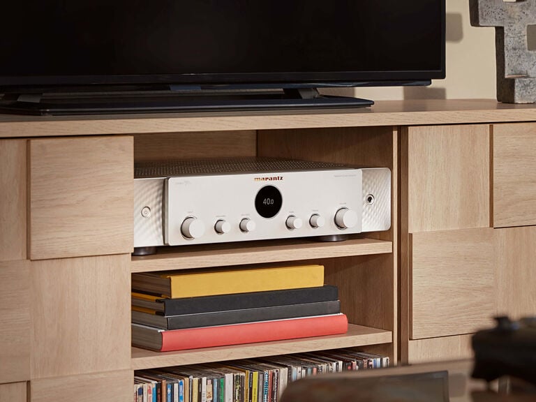 STEREO 70s - Silver gold lifestyle view