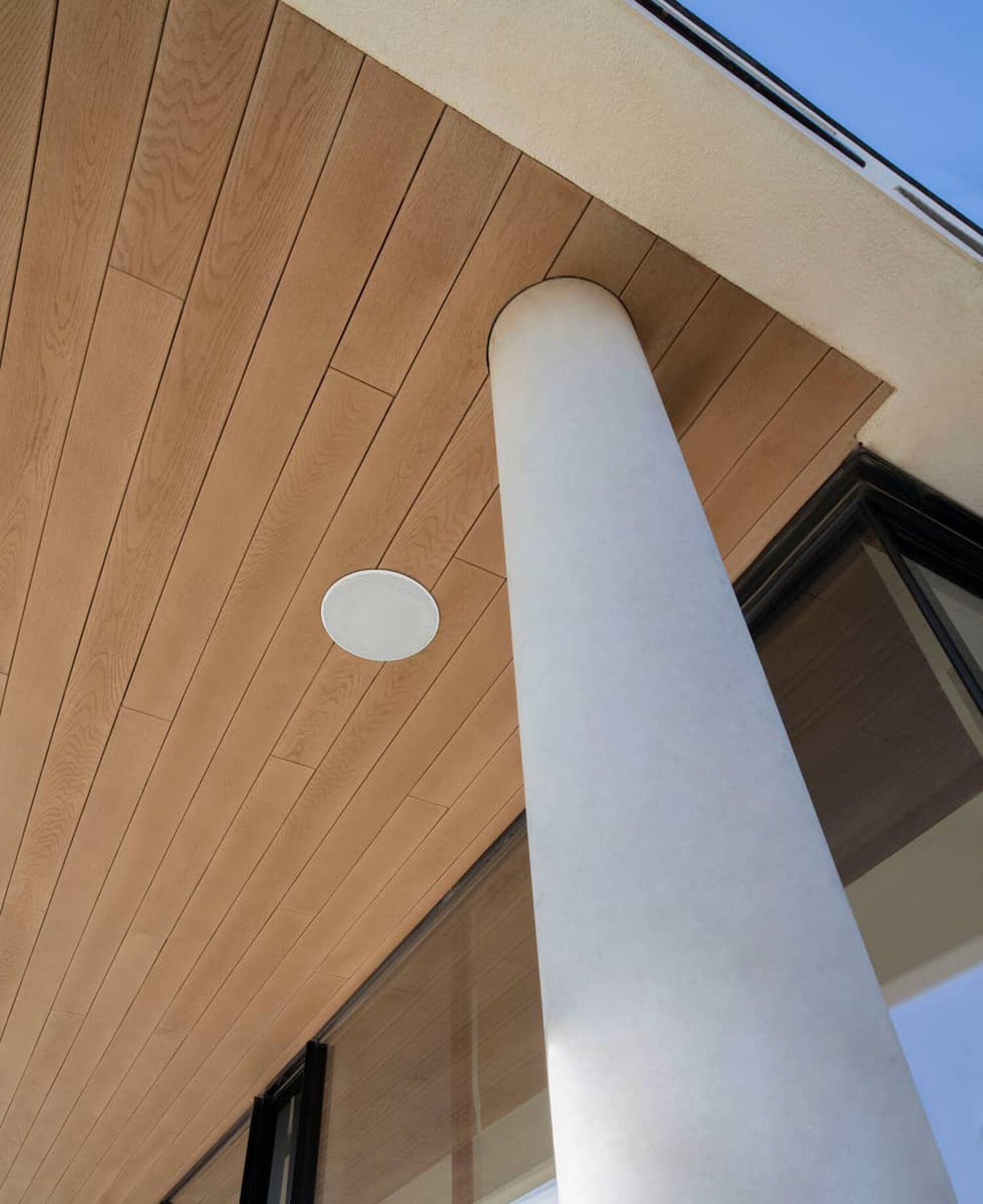 Wooden ceiling and post