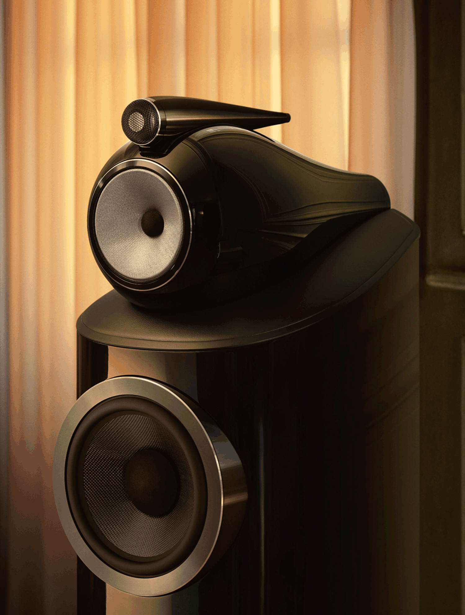 Loudspeaker against a curtain