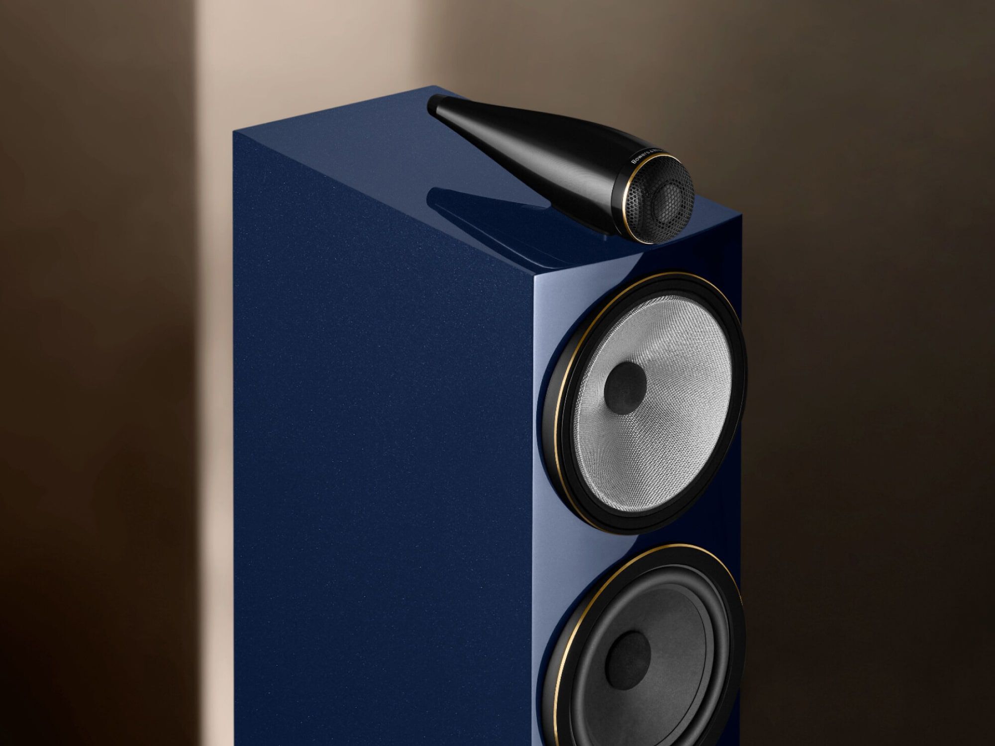702 S3 Signature - High-performance 700 Series floor-standing