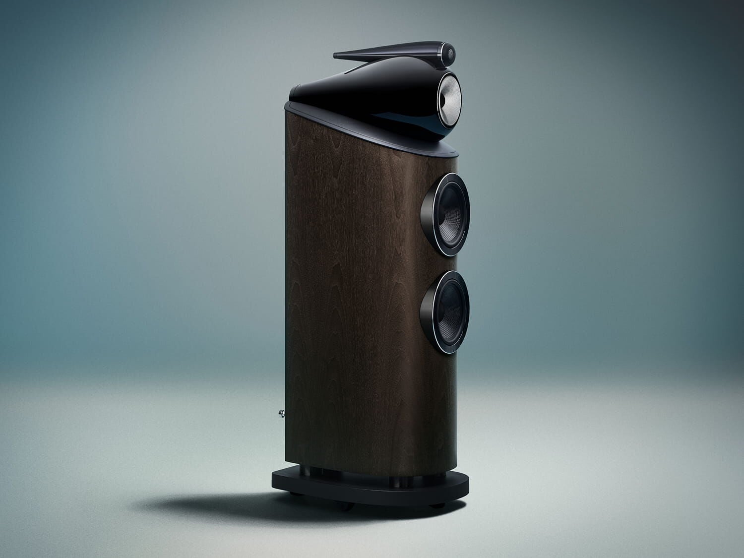 800 Series Diamond D5 facing right with light blue background