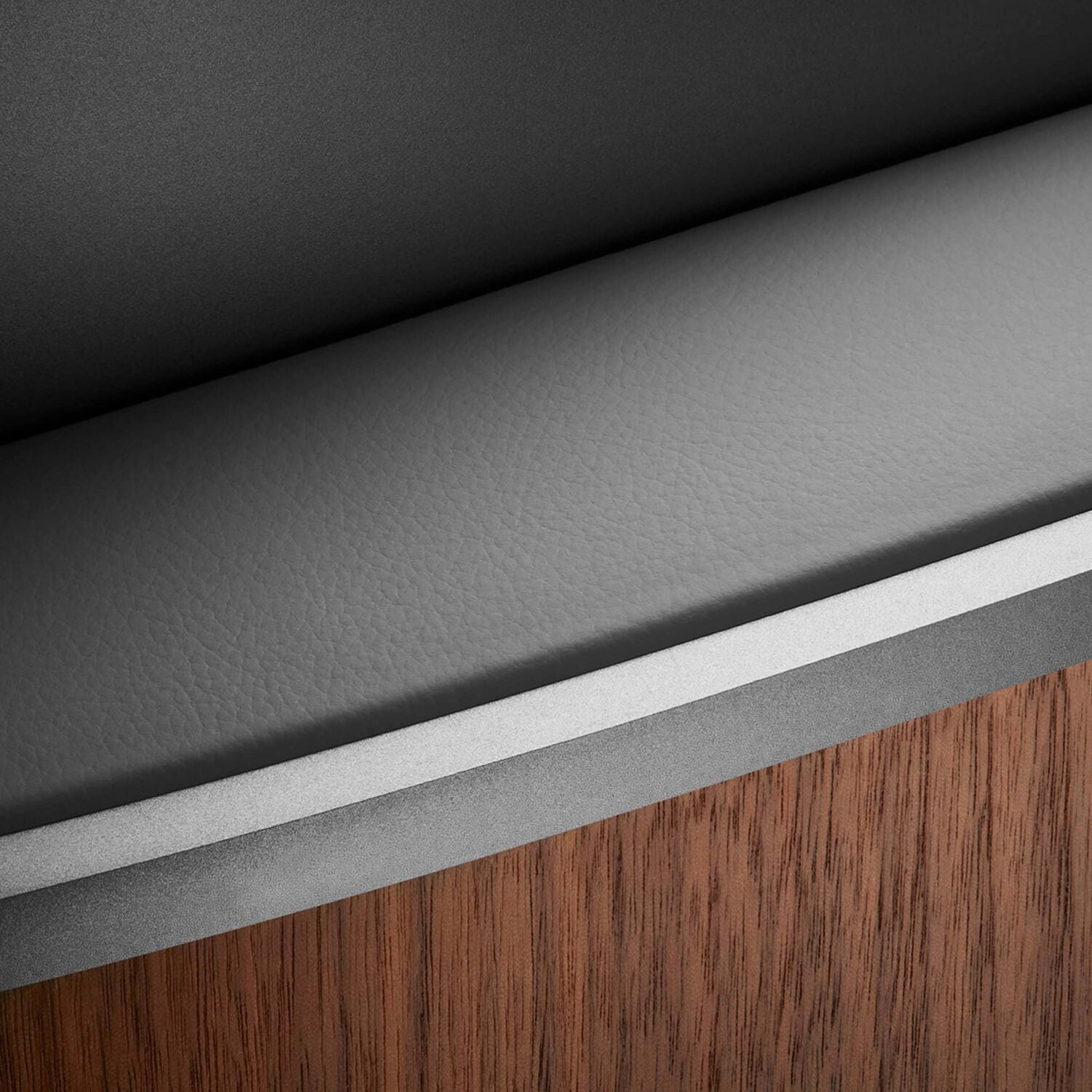 801 D4 - Walnut close up view