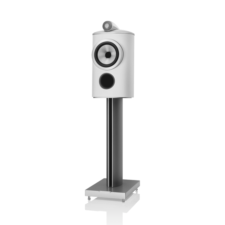 805 D4 - White side front view