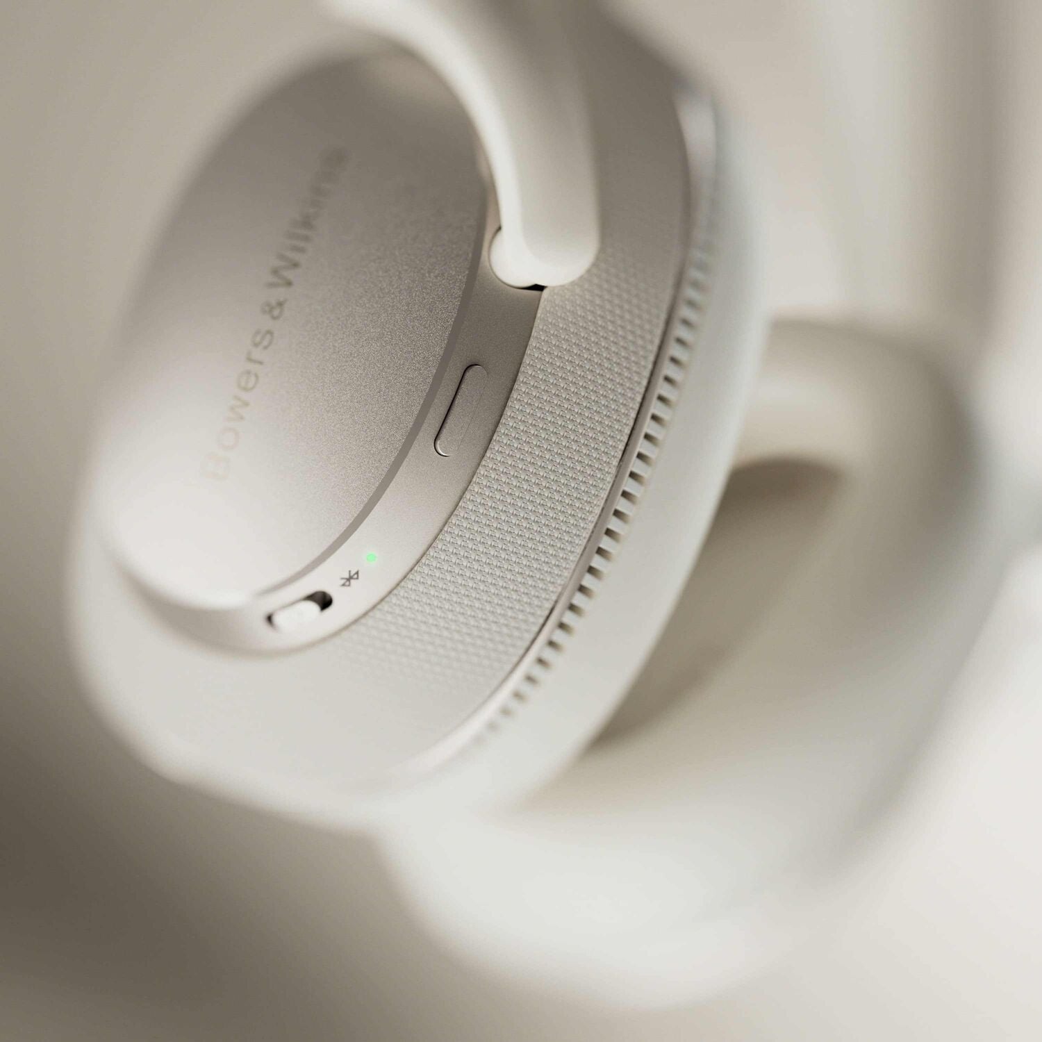 Canvas White Px7 S3 close up