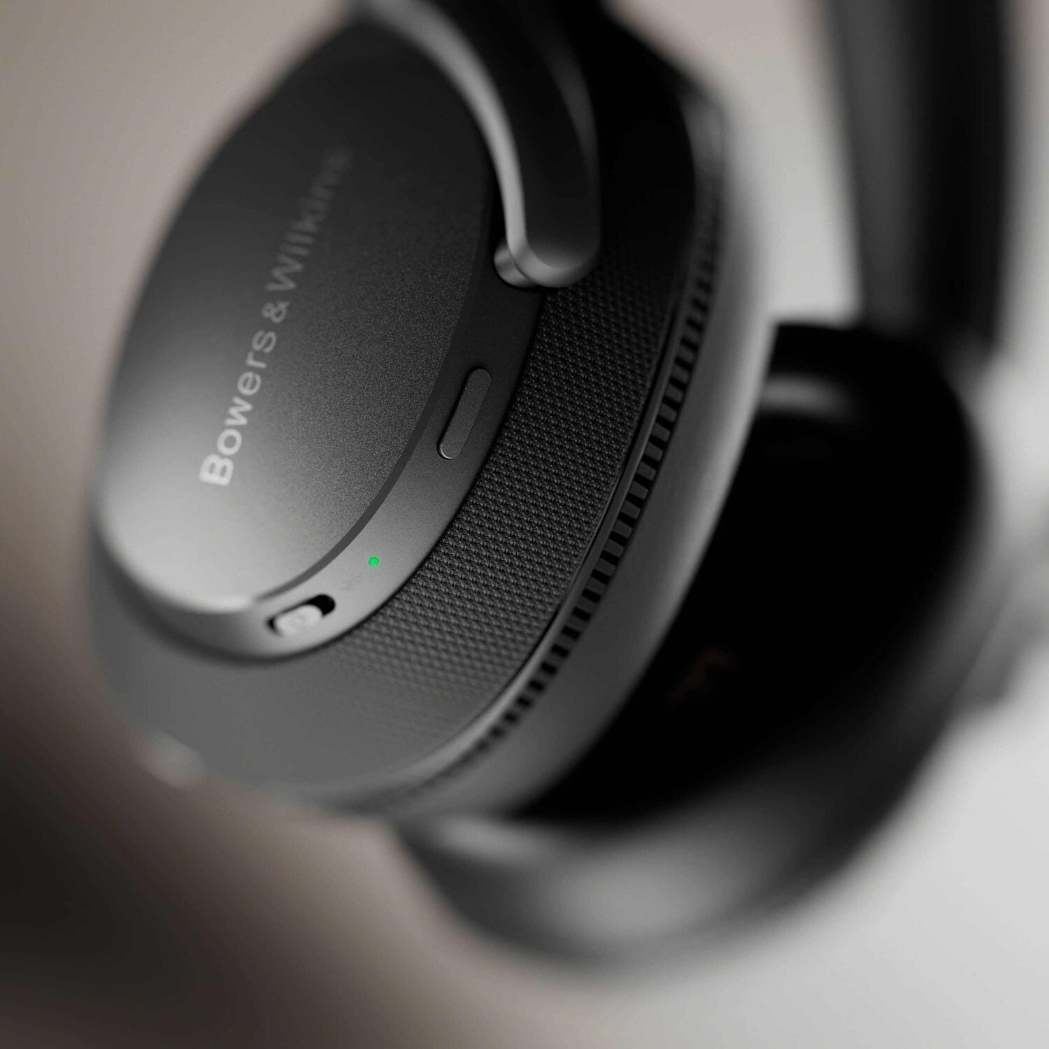 Anthracite Black Px7 S3 close up