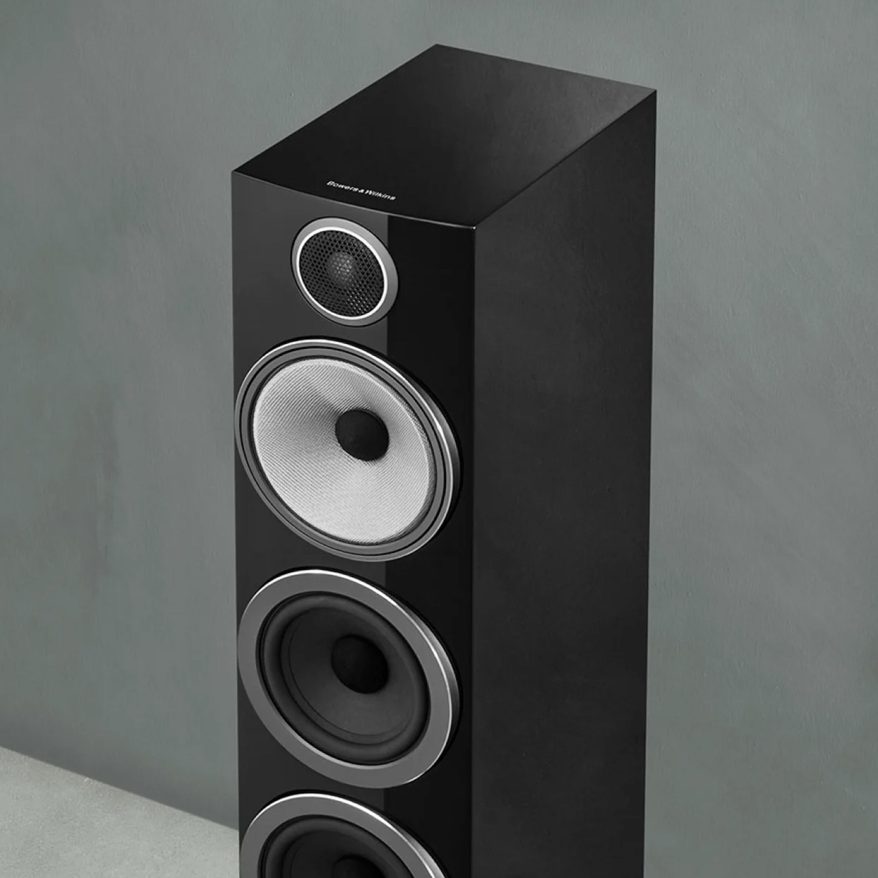 704 S3 - High-performance Slim 700 Series floor-standing speakers