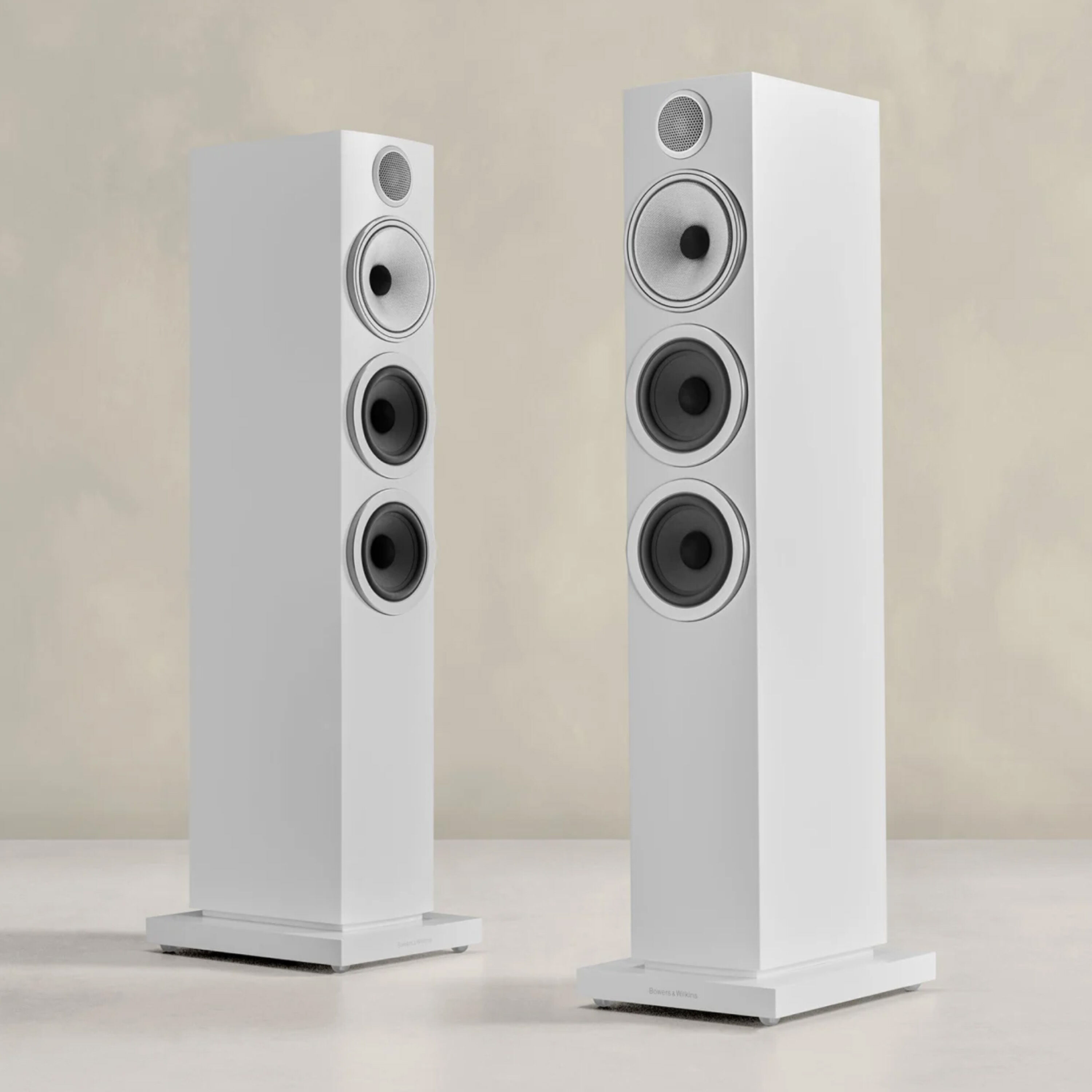 704 S3 - フロアスタンディング・スピーカー | Bowers & Wilkins - 日本