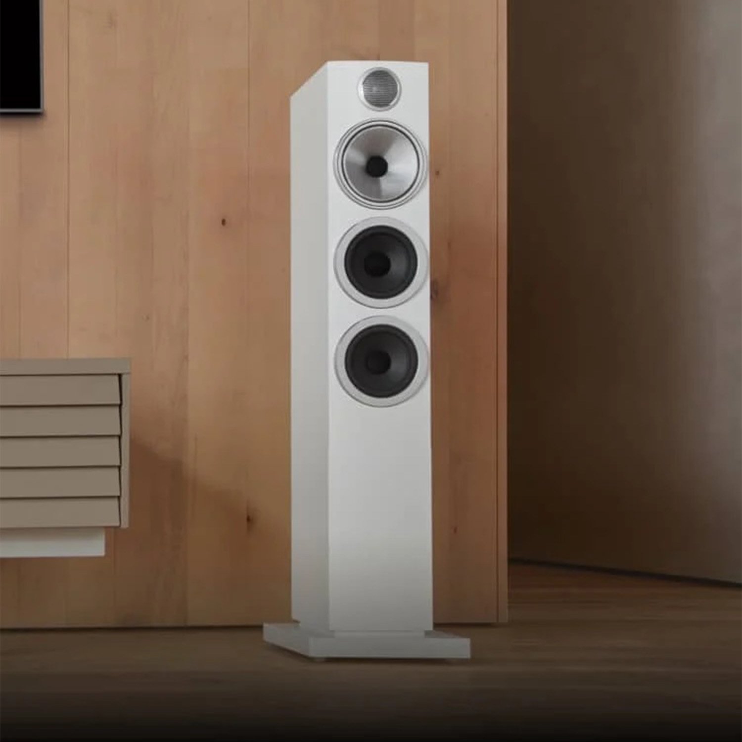 704 S3 - Tower speaker