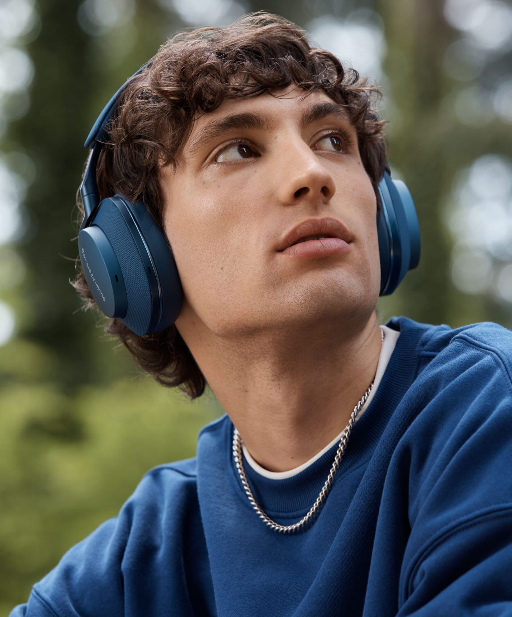 Bowers & Wilkins Px7 S2 in Blue : r/headphones