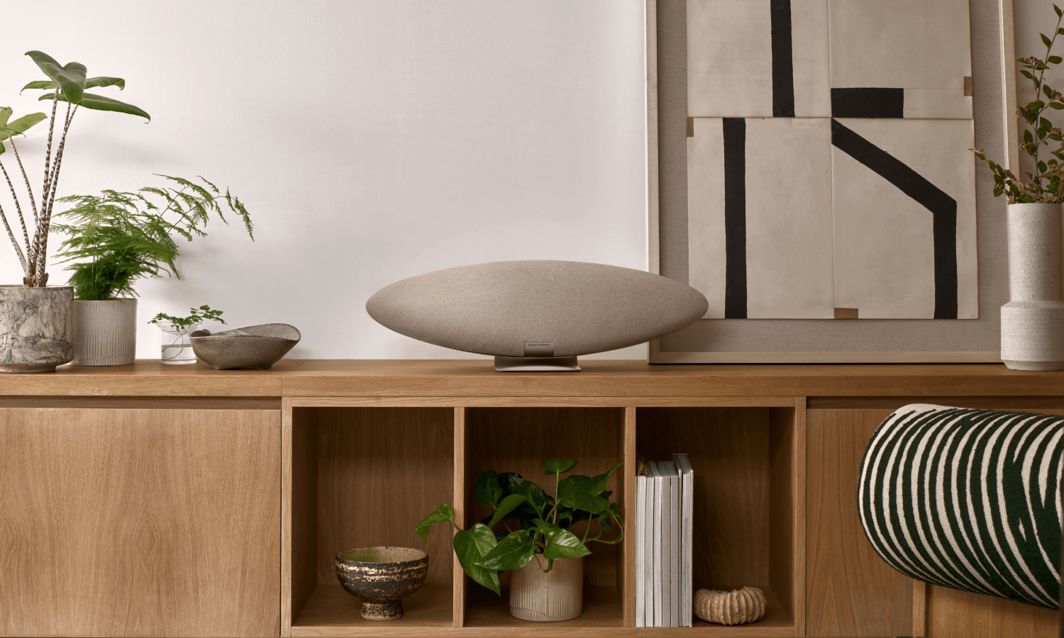 Zeppelin | Bowers & Wilkins - Great Britain
